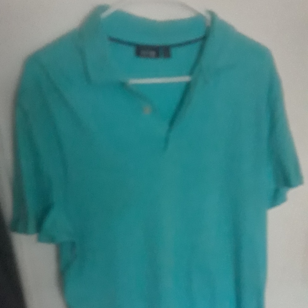 APT mens polo size M